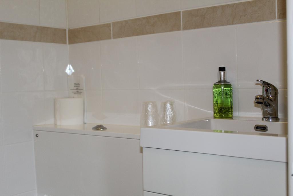 The Bay House Lake View Guest House - Adults Only Bowness-on-Windermere Ruang foto